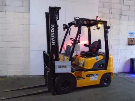 HYUNDAI 20DA-7E Diesel Forklift