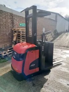 LINDE V10 Order Pickers & VNA Equipment