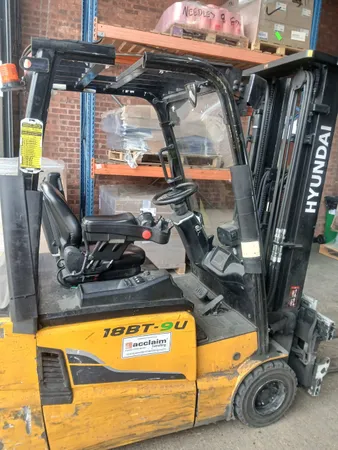 HYUNDAI 18BT-9U Electric Forklift