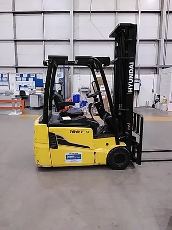 HYUNDAI 18BT-9 Electric Forklift