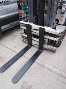 Used CASCADE Fork Positioner Forklift Attachment