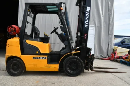 HYUNDAI 25L-7A LP Gas Forklift