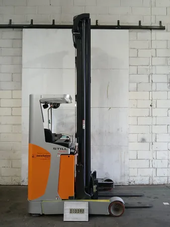 STILL FMX 17 Reach Truck