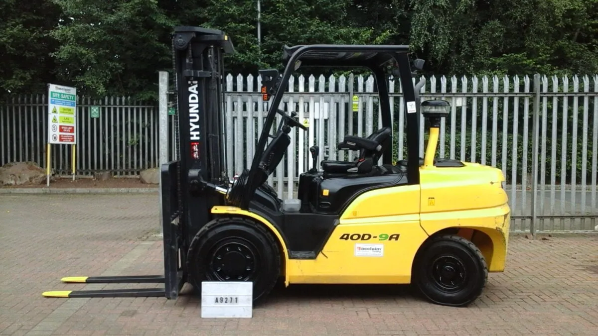 Used HYUNDAI 40D-9A Diesel Forklift